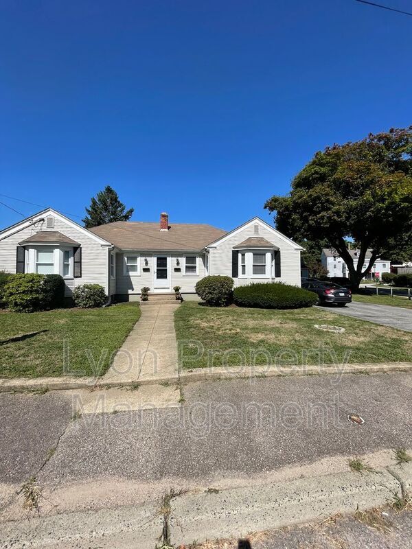 Primary Photo - 16-18 Westly St