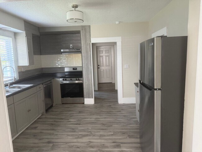 Foto del edificio - 2 Bedrooms / 1 Bath Home - Johnson City TN