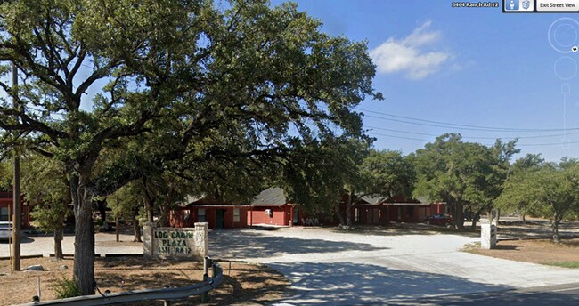 Foto del edificio - Log Cabin Plaza