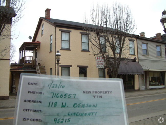 Building Photo - 118-120 W Benson St