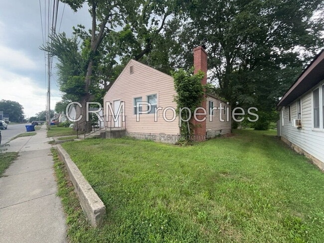 Building Photo - 714 E Vaile Ave