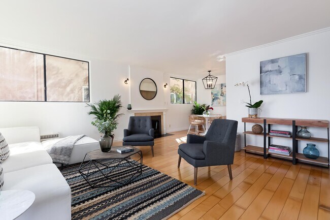 Foto del edificio - 530 S Barrington Ave