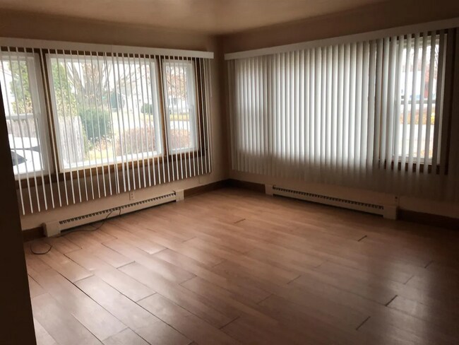 Foto del edificio - 209 N G St