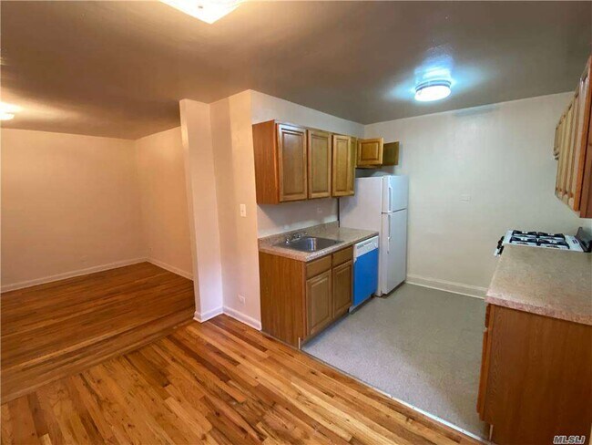 Foto del edificio - 66-25 103rd St