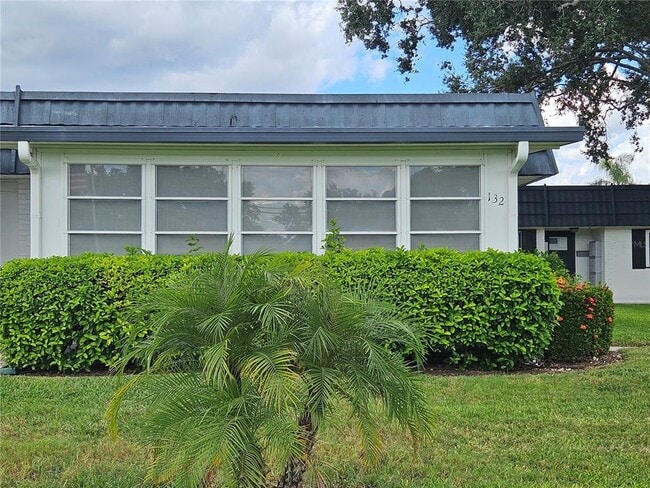 Building Photo - 301 Kings Blvd