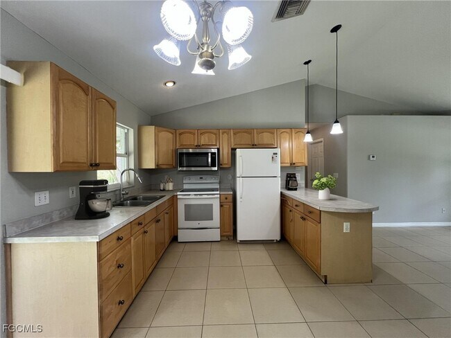 Building Photo - 411 Willard Ave