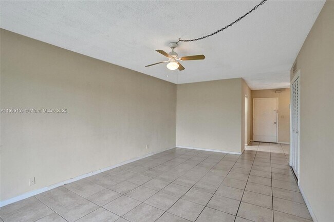 Foto del edificio - 4731 NW 10th Ct