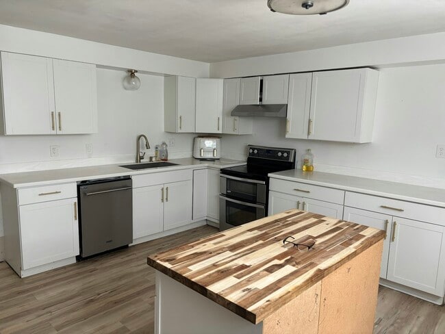 Building Photo - 1317 Fieldcrest
