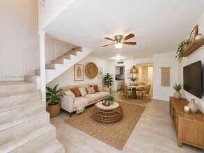 Building Photo - 10905 N Kendall Dr