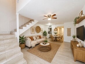 Building Photo - 10905 N Kendall Dr