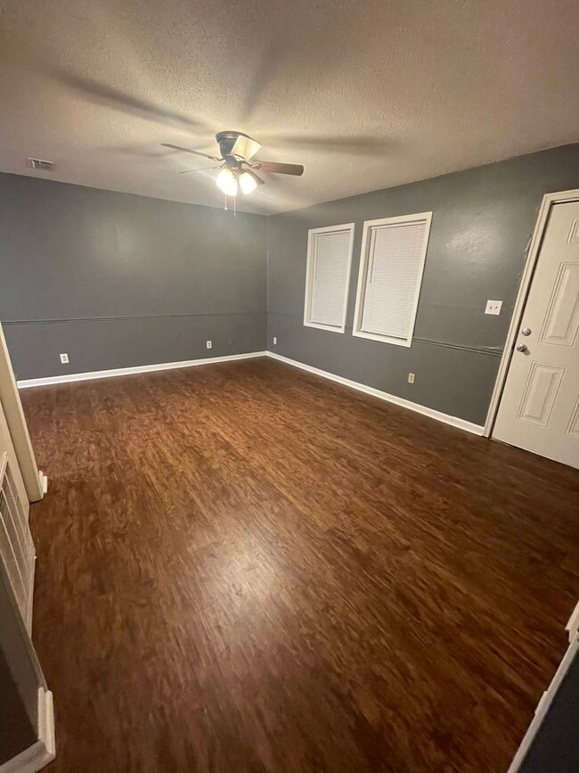 Building Photo - 2 bed 1 bath apartment in Jonesboro