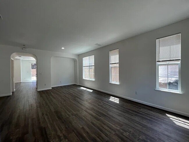 Foto del edificio - 120 Stone Valley Cir