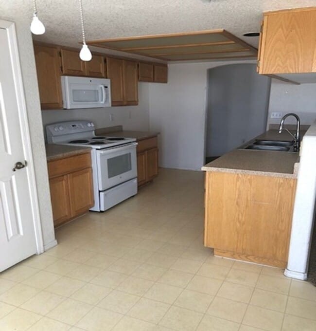 Building Photo - COMING SOON! Beautiful 3-Bed, 2-Bath Home;...