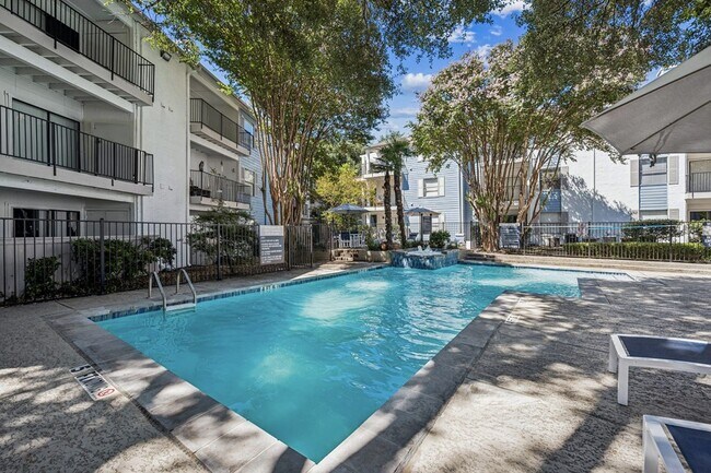 Foto del edificio - 9024 Northgate Blvd