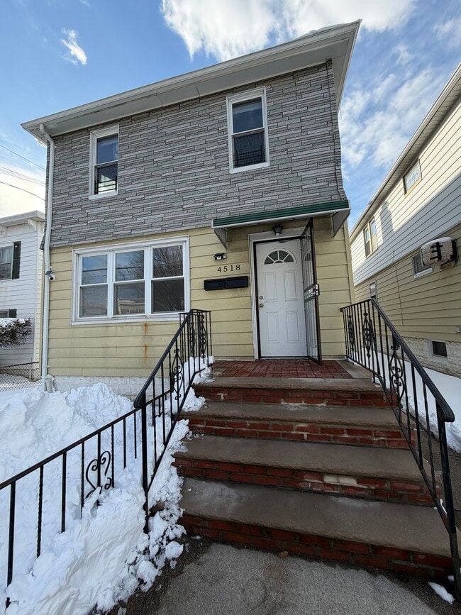 Building Photo - 4518 164th St