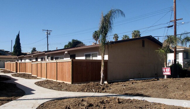 Building Photo - 255-265 S Monte Vista St