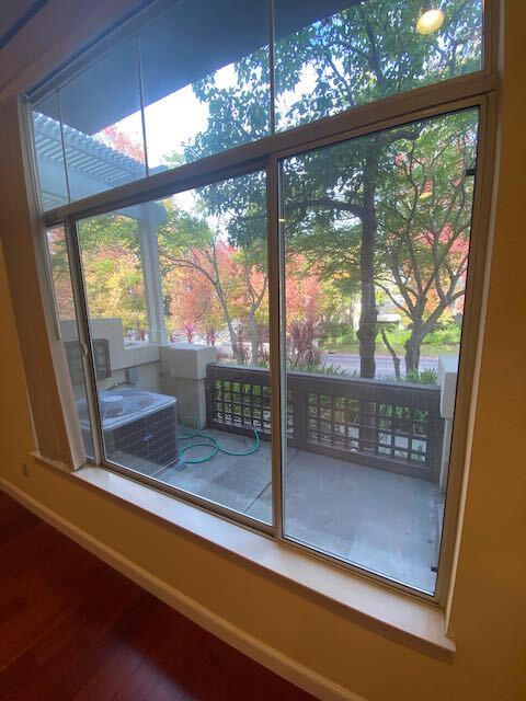 Vista desde la sala de estar - 439 Camille Cir