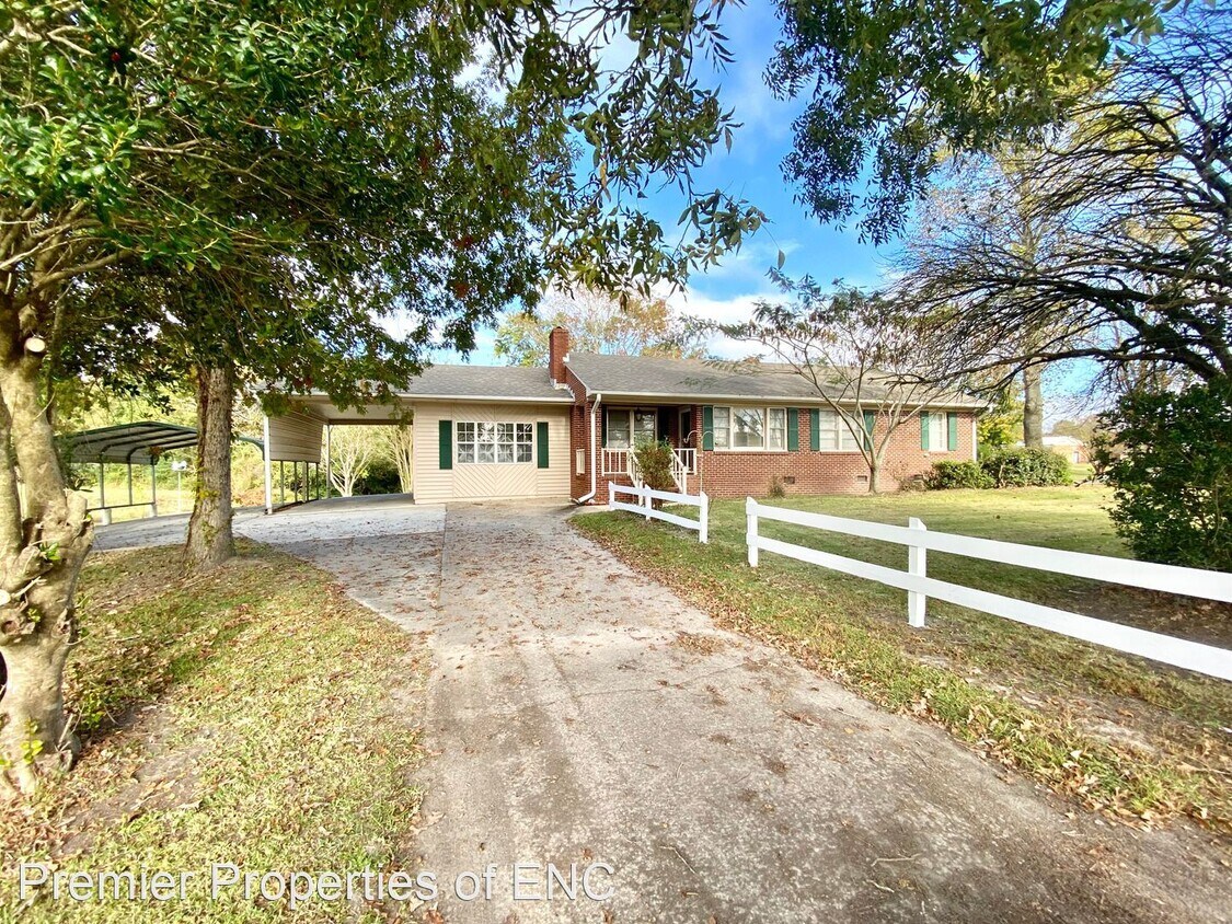 3 br, 3 bath House 240 Drummer Kellum Road House Rental in Jacksonville, NC