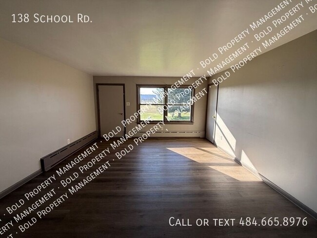 Foto del edificio - 138 School Rd