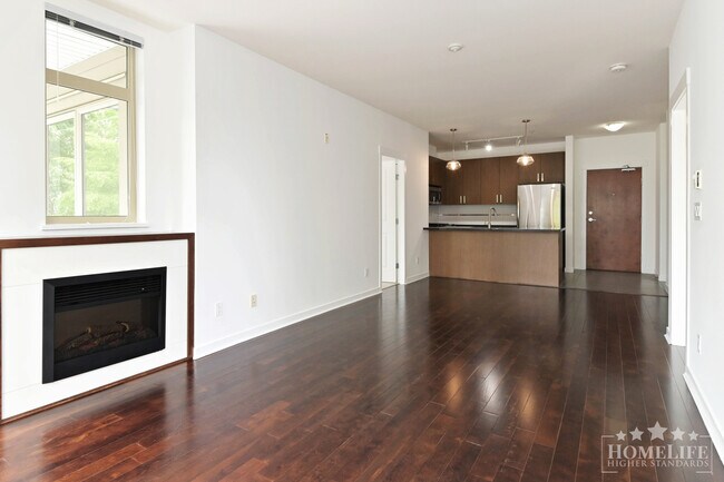 Photo du bâtiment - Condo for Rent in South Surrey – The MORGA...