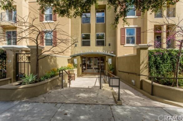 Foto principal - 128 N Oak Knoll Ave