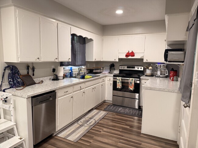 Building Photo - 507 Birchwood Ct