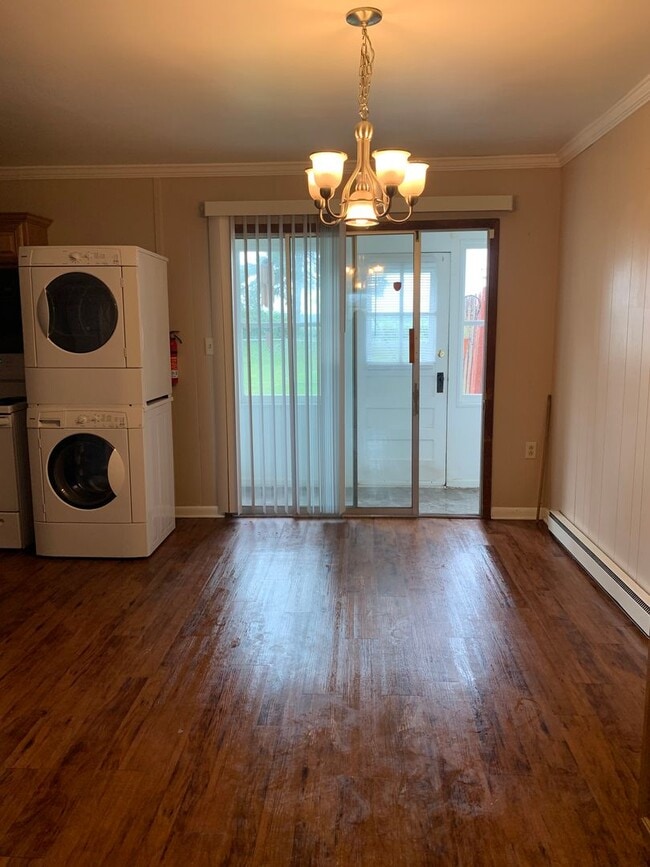 Building Photo - CONTRACT PENDING!! MOVE IN READY!!