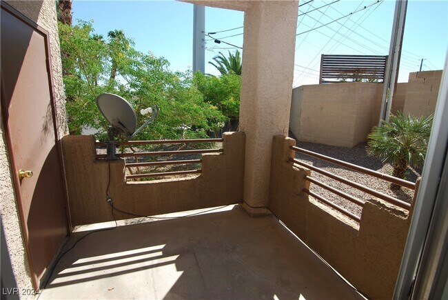 Foto del edificio - 6851 Tamarus St