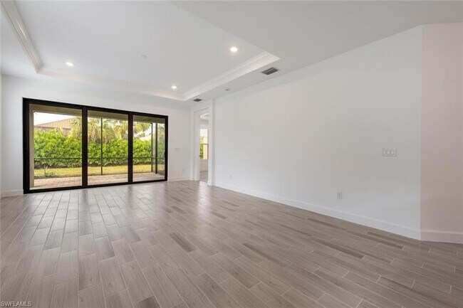 Foto del edificio - 15525 Vittorio St