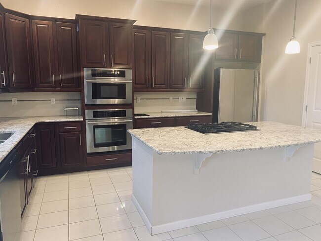Building Photo - 7877 Vallagio Ln
