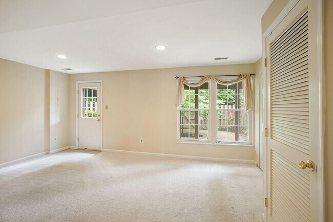Foto del edificio - 7409 Gadsby Square