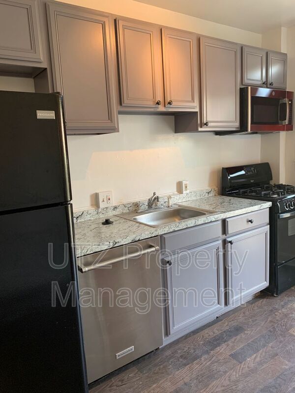 Building Photo - 3610 Elmley Ave