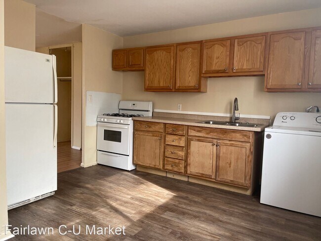 Building Photo - 3 br, 1 bath House - 2425 E. Elm St.