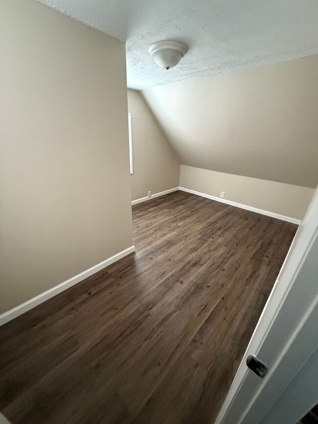 Foto del edificio - 223 S McKinley Ave