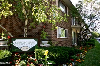 Building Photo - 19-21-21 Wells St