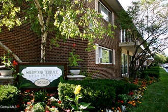 Building Photo - 19-21-21 Wells St