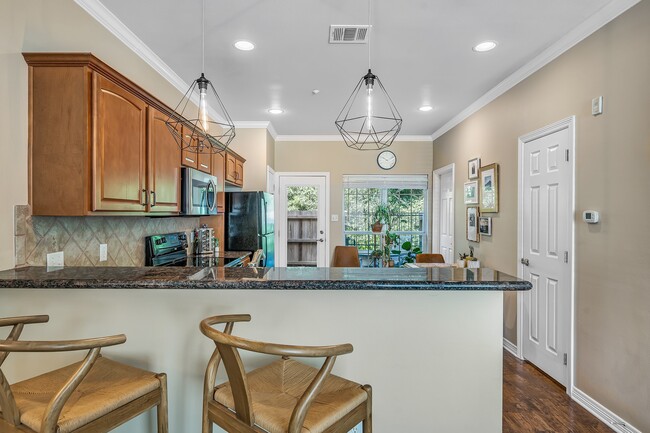 Building Photo - 305 Holleman Dr E