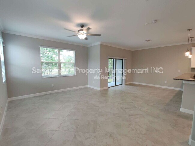 Foto del edificio - 23300 Willow Glen Way