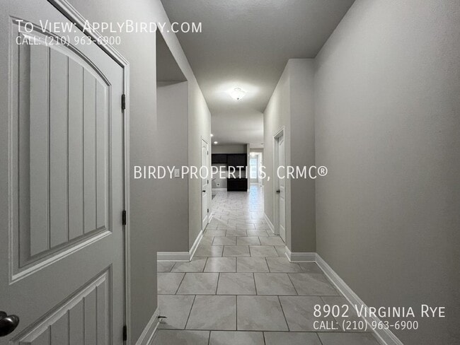 Building Photo - ** 5 Bed, 2.5 Bath Home Located Near SeaWo...