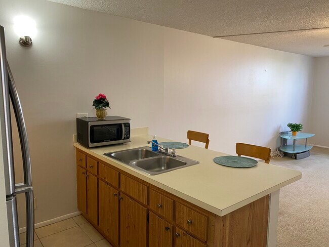 Building Photo - 2501 Riverside Dr