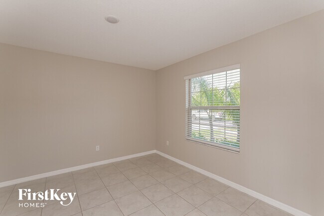 Building Photo - 1417 Golden Glow Dr
