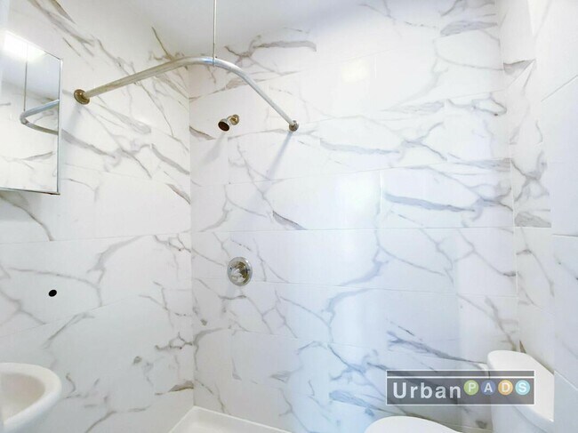 Foto del edificio - 132 Nostrand Ave