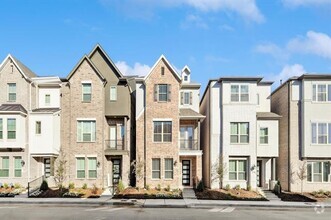 Building Photo - 2273 Palomino St
