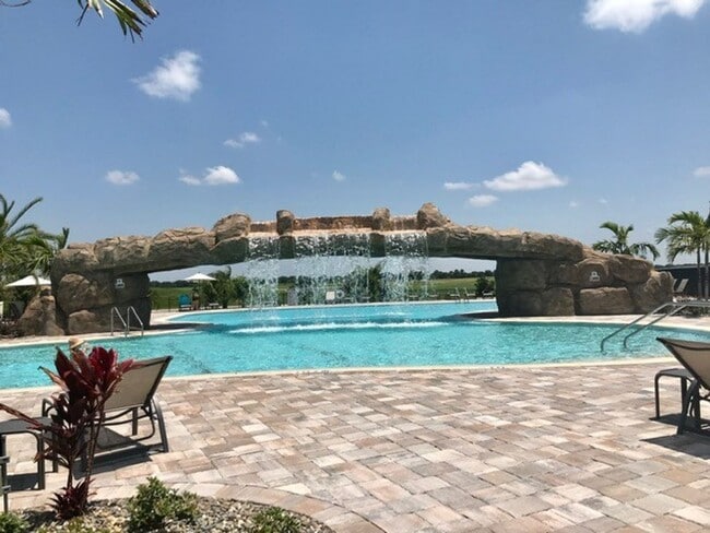 2/2/ CONDO AVAILABLE NOV, DEC,@ THE LAKEW... - 2/2/ CONDO AVAILABLE NOV, DEC,@ THE  LAKEW...