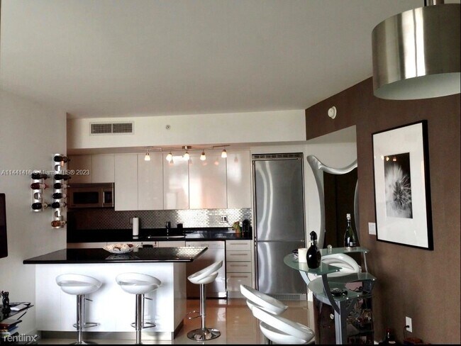 Foto del edificio - 2 br, 2 bath Condo - 92 SW 3rd St Apt 1206