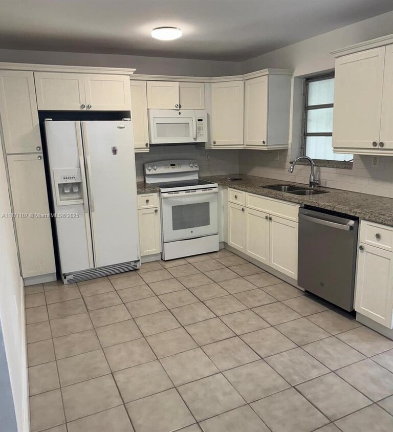 Foto principal - 3445 NW 2nd Terrace