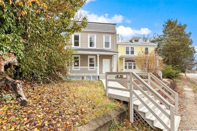 Building Photo - 3325 Meadowbridge Rd