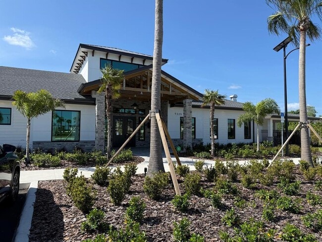 Building Photo - 10911 65th Ter E