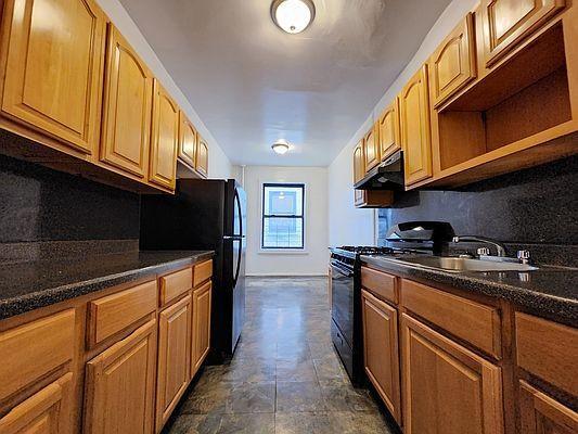 Foto del edificio - 2 bedroom in BRONX NY 10467