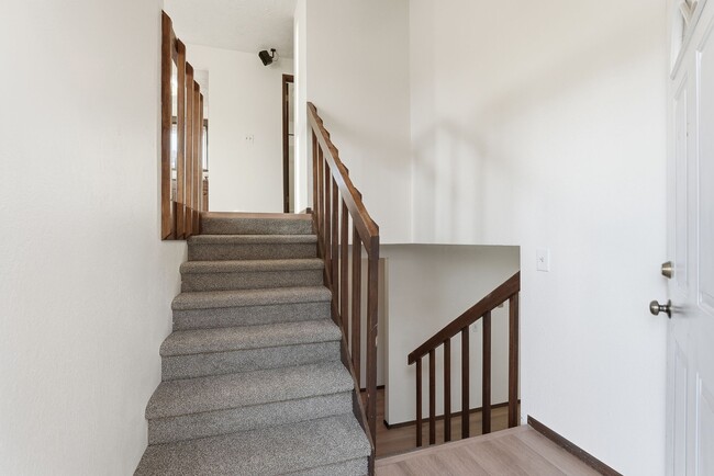 Building Photo - 820 S Liberty Dr